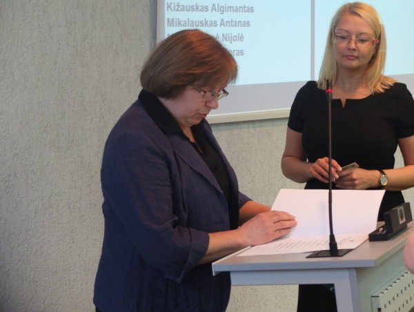19-ajame tarybos posėdyje prisiekė nauja Kėdainių rajono savivaldybės tarybos narė, priimti 28...