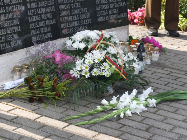 Paminėta Europos diena stalinizmo ir nacizmo aukoms atminti ir Baltijos kelio diena