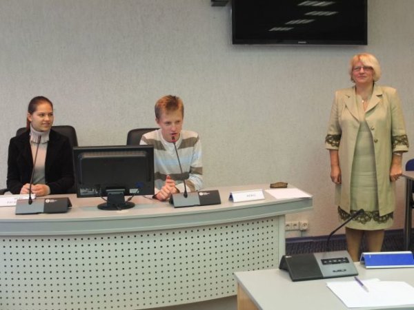 Tikroje Tarybos  posėdžių salėje kurtas netikras  Tarybos posėdis