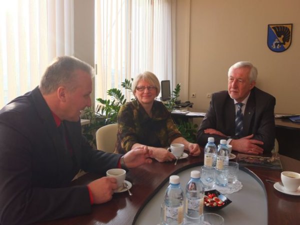 Su naujuoju Kėdainių rajono policijos komisariato viršininku pasisveikinta, su buvusiu teks...
