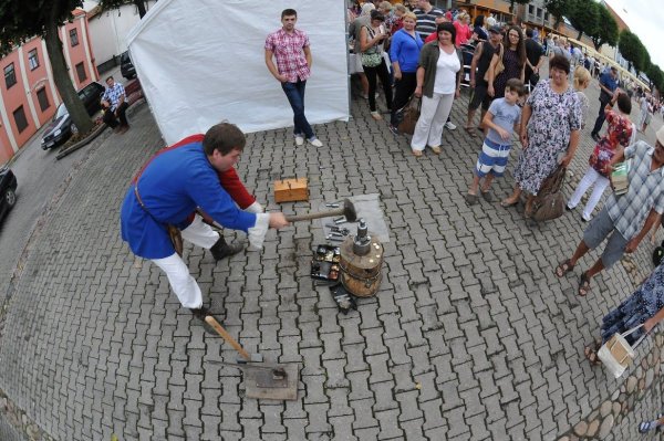 Kėdainių krašto amatininkai, tautodailininkai demonstravo senuosius amatus