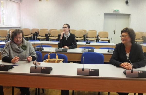 Savivaldybėje Konstitucijos egzaminą laikė  trys valstybės tarnautojos