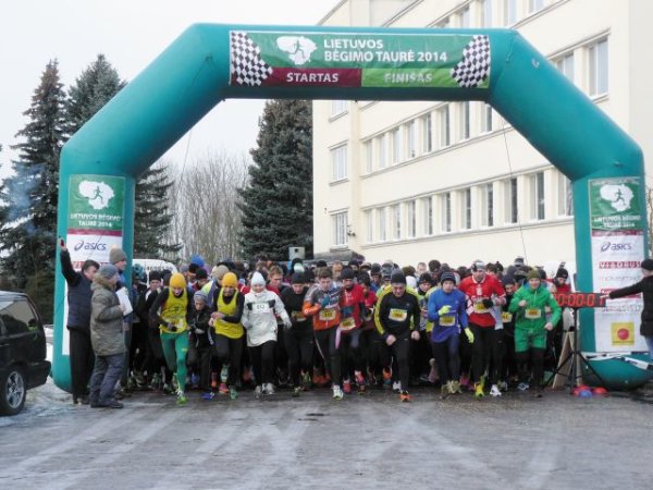 Lietuvos bėgimo taurės varžybos startavo Vilainiuose