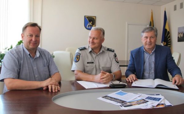 Savivaldybės ir komisariato vadovai sutarė dėl bendradarbiavimo