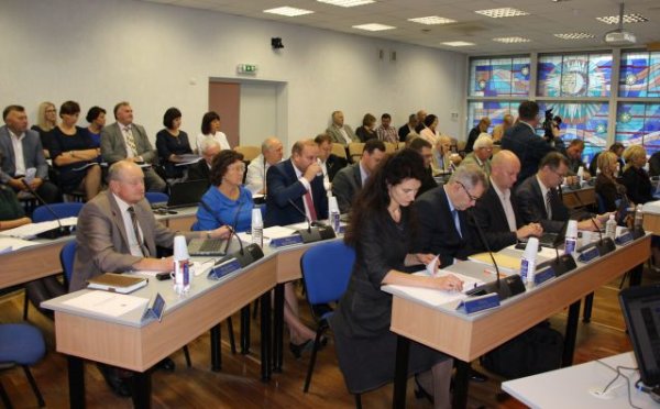 7-asis rajono tarybos posėdis – savivaldybės administracijos struktūros pokyčiai ir biudžeto...