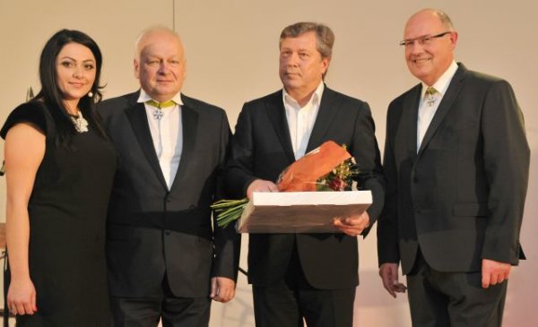 Rajono merui S. Grinkevičiui įteiktas garbingas apdovanojimas