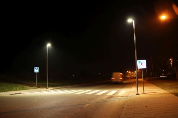 Miesto gatvės tapo šviesesnės ir saugesnės – apšviestos pėsčiųjų perėjos 