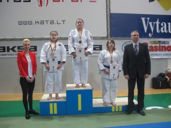 Surviliškio merginų medaliai šalies dziudo čempionate