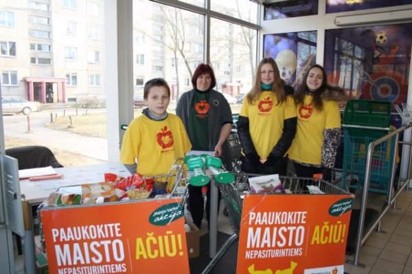 „Maisto banko“ akcijoje aukota šešioms organizacijoms 