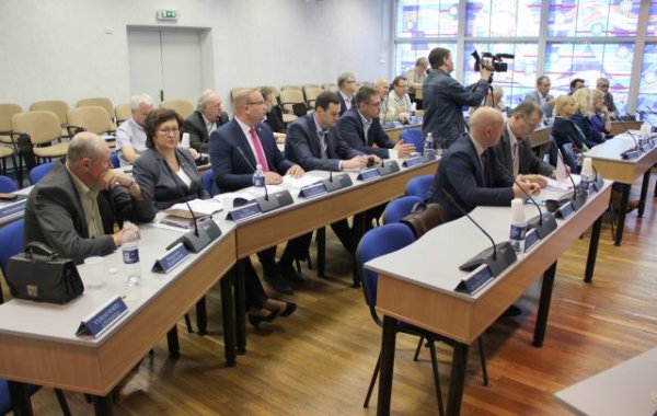 Neeiliniame rajono tarybos posėdyje pritarta VšĮ „ Veržlusis Nevėžis“ vadovų prašymui