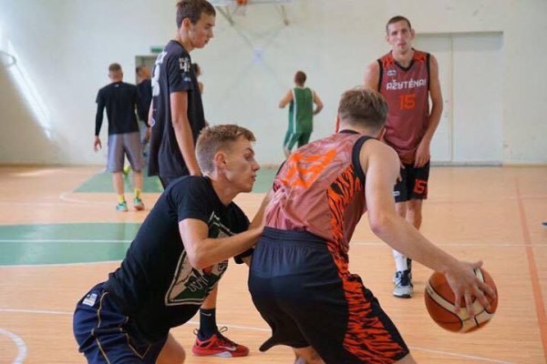 Įvyko karaliaus Mindaugo karūnavimo dienai paminėti skirtas Ažytėnų krepšinio turnyras