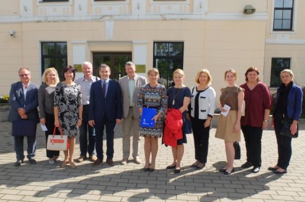 Kauno regiono savivaldybių administracijos direktorių bendradarbiavimo vizitas į Veru apskritį...