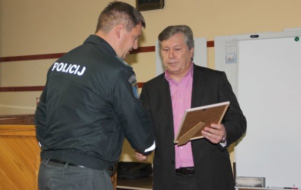 Policijos pareigūnams – padėkos ir atminimo dovanos