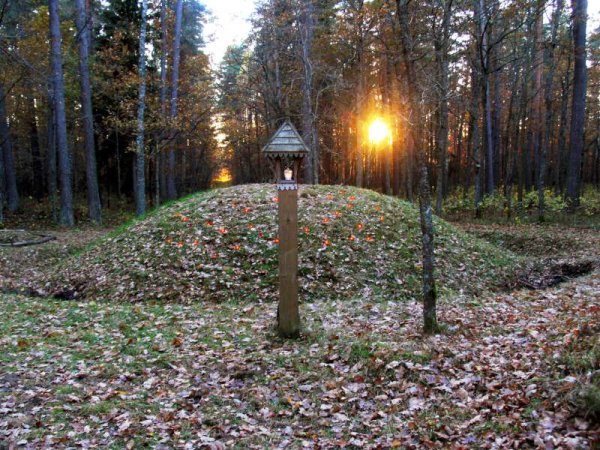 Lapkričio pradžia – atminimo liepsnelių vakarai