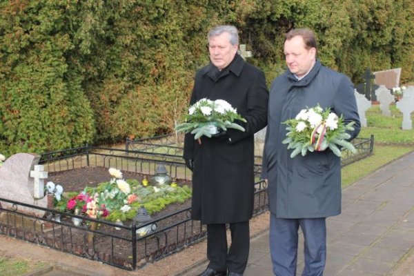 Vėlinių dieną pagerbtas garbiausių kraštiečių atminimas