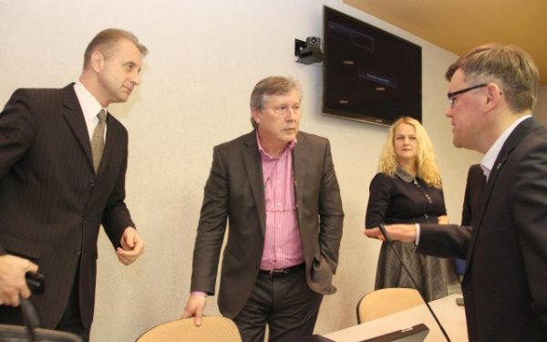 Rajono meras S. Grinkevičius: „Juk žmones traukia žmonės, ne mašinos“