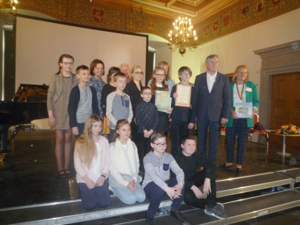 Valdovų rūmuose kėdainiečiui Karoliui Račkauskui įteikta Aukso pasaga
