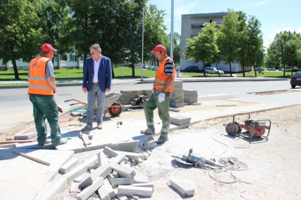 Vaikščioti Kėdainių miesto gatvių šaligatviais daros vis patogiau 