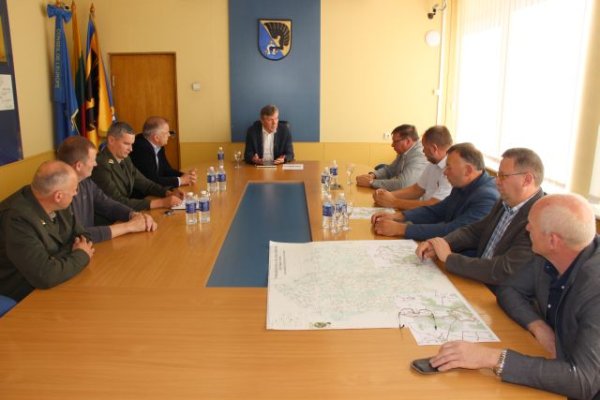 Keliui sutvarkyti iki strumbrų šėryklų – lėšos iš trijų šaltinių 