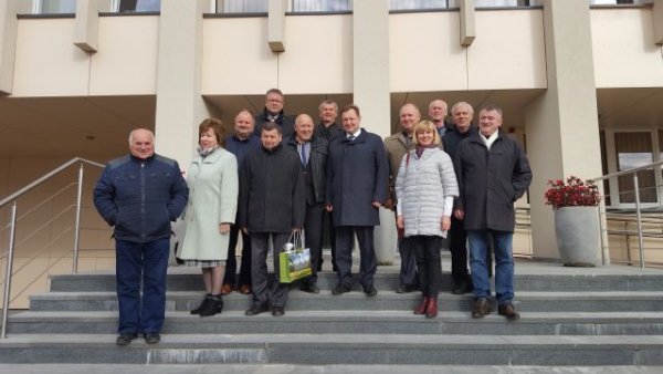 Savivaldybės administracijos direktorius O. Kačiulis su seniūnais lankėsi Plungėje