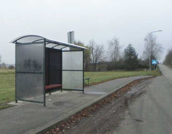 Krakių M. Katkaus gimnazijos mokinių patogumui įrengta autobusų stotelė