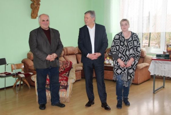 Krakių senelių globos namų šventiniam stalui – saldžios vaišės