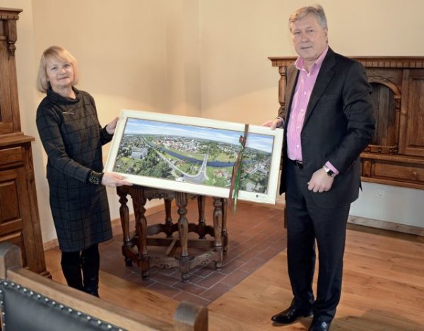 Meras S. Grinkevičius ir administracijos direktorius O. Kačiulis pasveikino Tradicinių amatų...