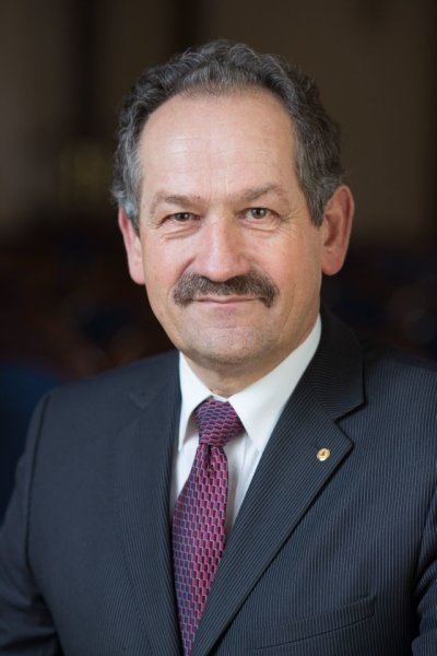 Sveikiname prof. habil. dr. Zenoną Dabkevičių