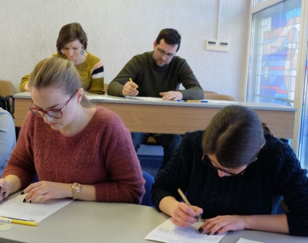 Kėdainiečiai rašė Diktantą − Juliaus Sasnausko tekstą „Vienkartinumas“ 