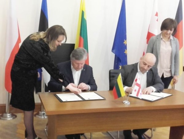 Kėdainių rajono savivaldybės meras S. Grinkevičius pasirašė bendradarbiavimo sutartį su Telavio...