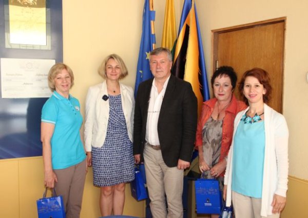 Lektorės iš Prancūzijos dalinosi gerąja patirtimi apie netradicinių ugdymo būdų paieškas