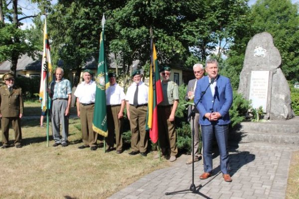 Tremtis panaši į mažo liauno ąžuoliuko nugenėjimą, kai siekiama sunaikinti mūsų tautą