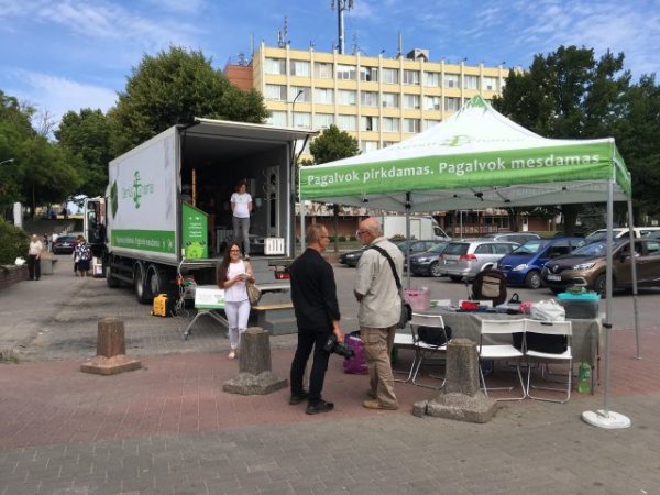 Namas ant ratų mokė tausoti aplinką