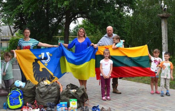 „Mėlyna ir geltona“ kviečia prisidėti prie pagalbos Ukrainos vaikams akcijos