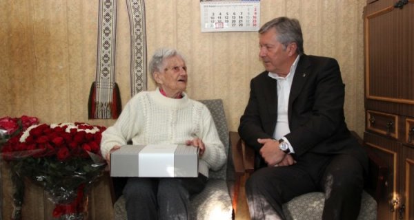 Mero S. Grinkevičiaus dėmesiu ypač džiaugėsi šimtametė močiutė