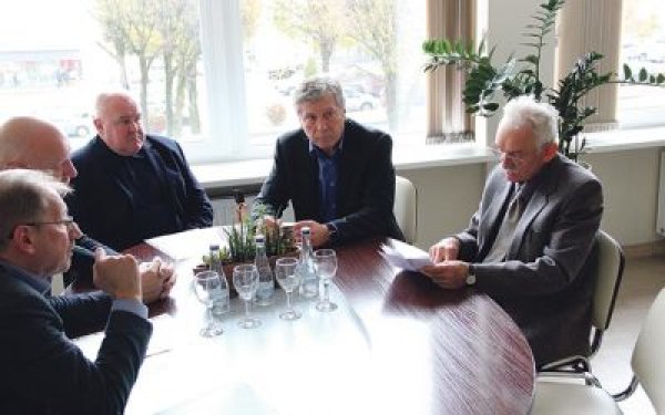 Bendrovė „Kėdainių vandenys“ sustabdė nuodingomis cheminėmis medžiagomis prisotintų nuotekų...