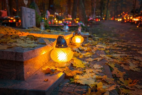 Lapkričio pradžia – atminimo liepsnelių vakarai