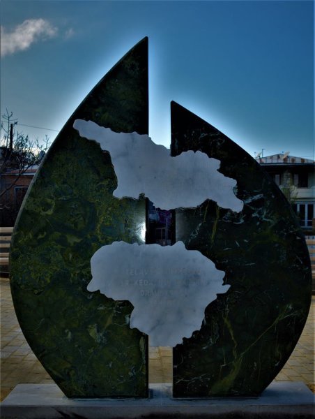 Kėdainių ir Telavio ryšys stiprėja: miesto šventės metu atidengtas draugystei įamžinti skirtas...