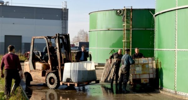 Bendrovėje „Kėdainių oda“ liejosi kenksmingos atliekos