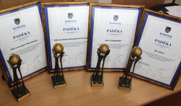 Verslo dieną apdovanoti didžiausią darbo užmokestį mokantys krašto verslininkai 
