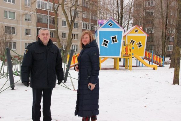 Pasivaikščiojimas su augintiniu mieste – tam skirtoje vietoje, su pavadėliu ir maišeliu 