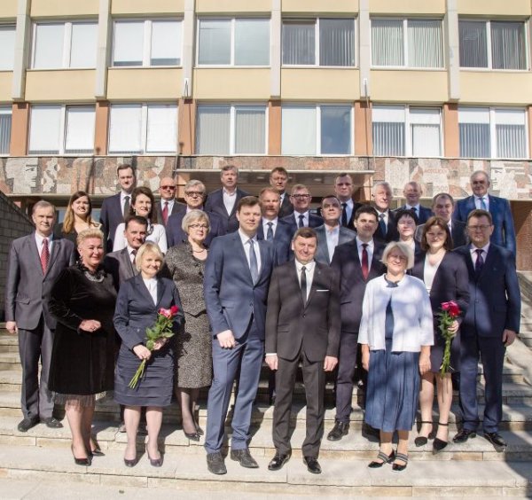 Vyko pirmasis naujosios tarybos posėdis
