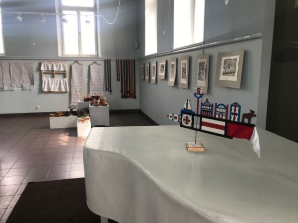 Daugiakultūriame centre veikia konkurso „Sidabro vainikėlis“ finalinė paroda