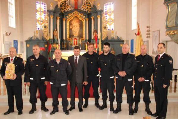 Šv. Florijono dienos proga pagerbti ir pareigūnai, ir  piliečiai 