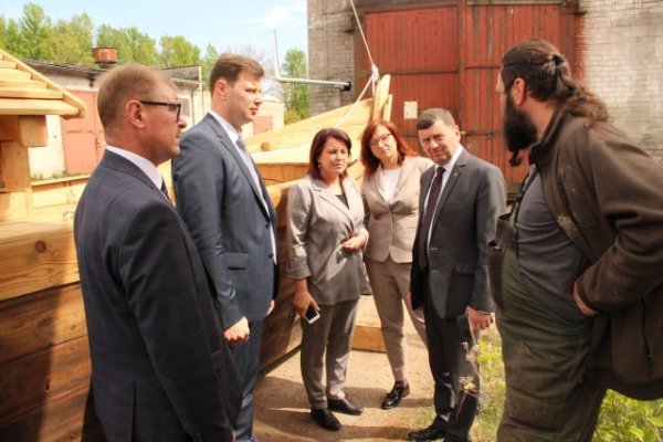 Draudžiamoje vietoje laivas kol kas neplaukios
