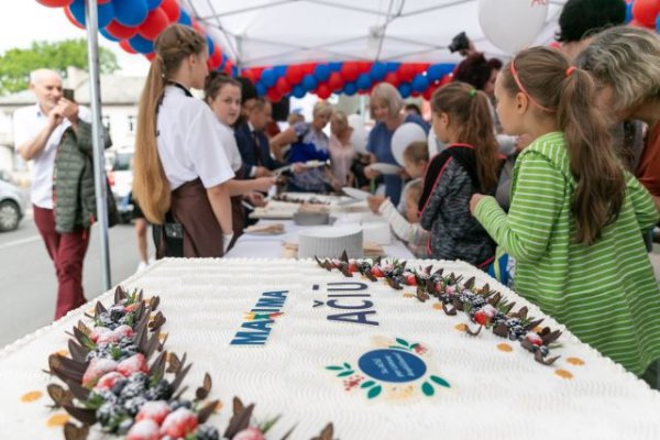 Kėdainių 647 metų gimtadieniui – 647 kilogramai „Maximos“ tortų dovanų