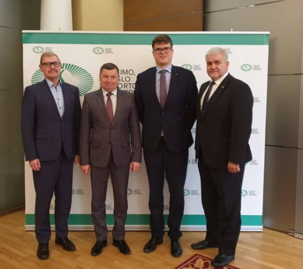 Vadovai susirūpinę trečiojo Šviesiosios gimnazijos pastato statyba 