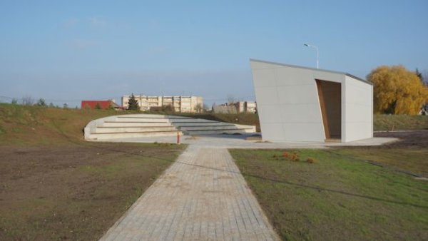Senasis Pelėdnagių stadionas virsta šiuolaikine sporto ir poilsio erdve