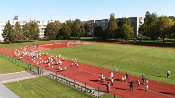 Kitais metais stadioną papildys nauji lauko treniruokliai