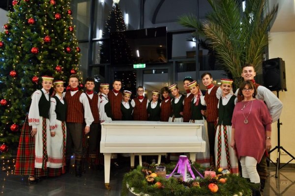 Iš liaudiškų šokių grupių konkursinio festivalio „Aguonėlė“ kėdainiečiai grįžo su diplomais